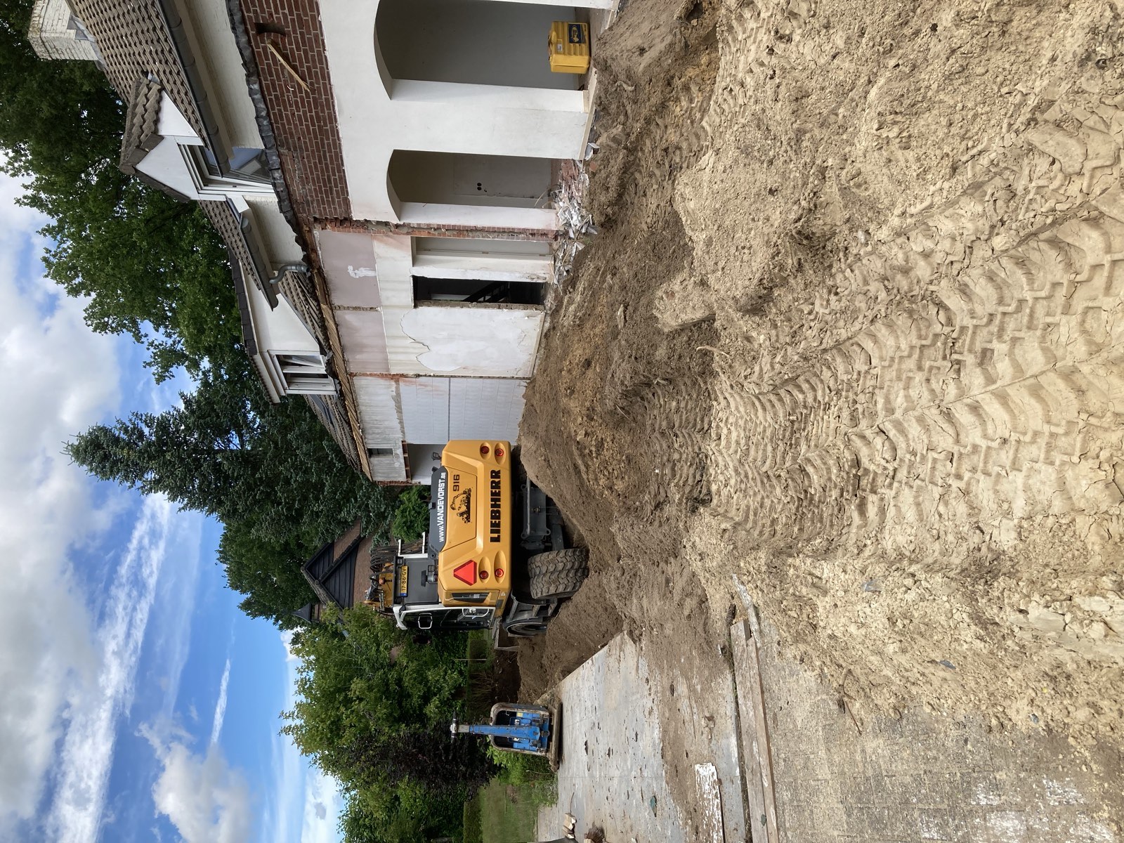 Grondwerk rondom de woning
